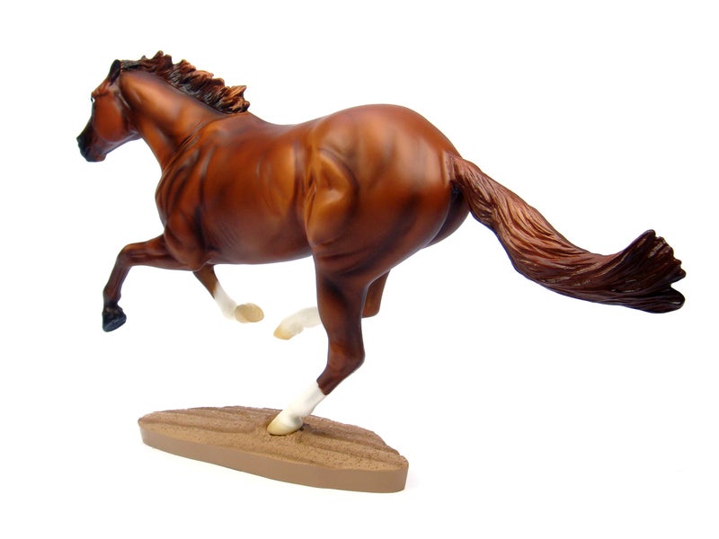 Breyer Traditional Series Secretariat Horse with Base | Model Horse Toy | 13.5" x 9.5" | 1:9 Scale | Model #1345 - Image 3